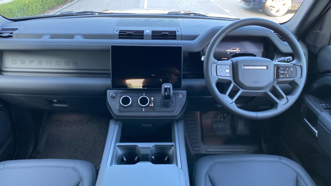 Land Rover Defender 3.0 D250 X-Dynamic SE 110 5dr Auto Diesel Estate - Image 9